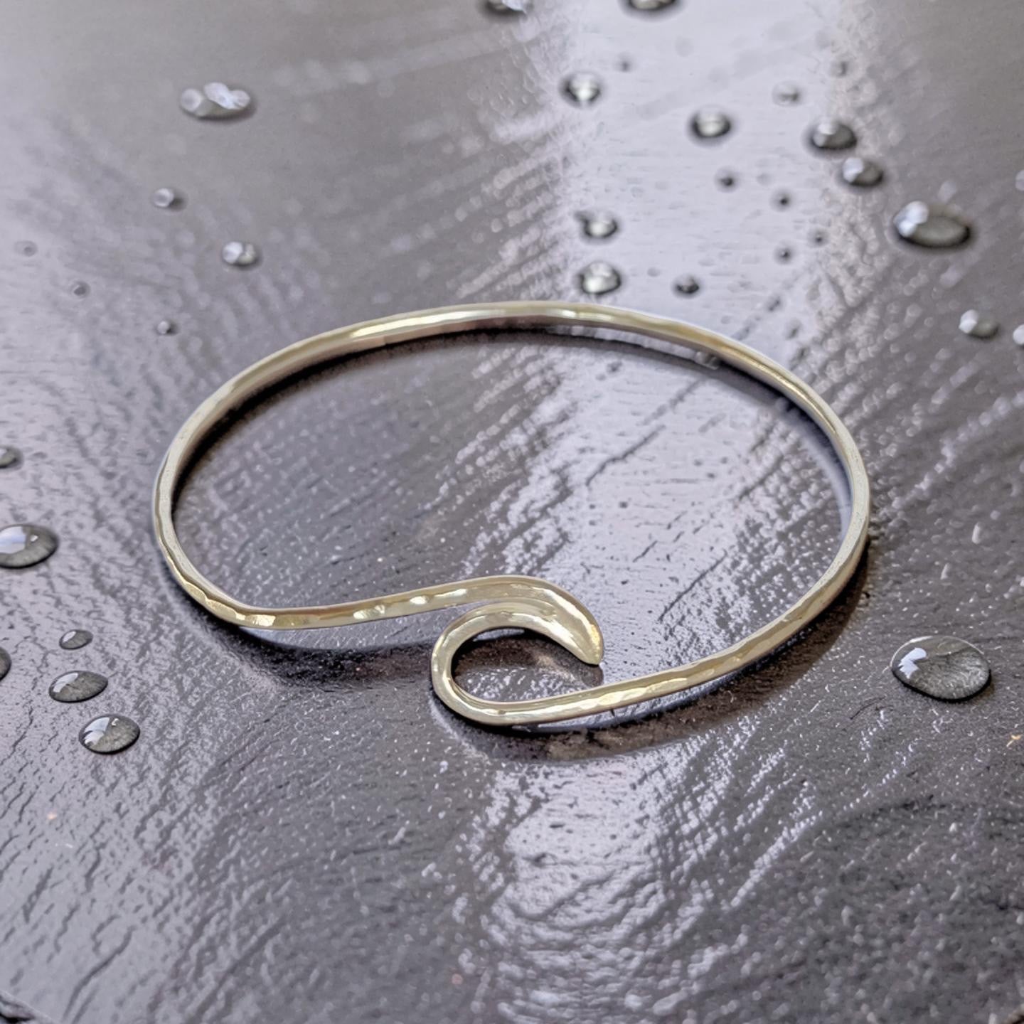 Coastal Wave Silver Bangle